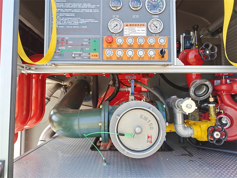 Howo 6x6 off-road fire rescue truck Howo 6x6 off-road fire rescue truck