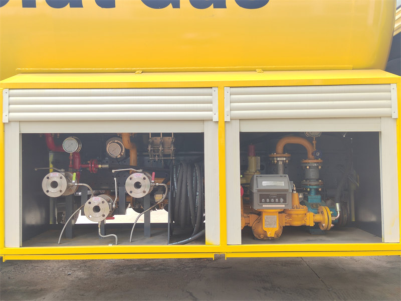 HOWO 20000L LPG refueling truck for sale HOWO 20000L LPG refueling truck for sale