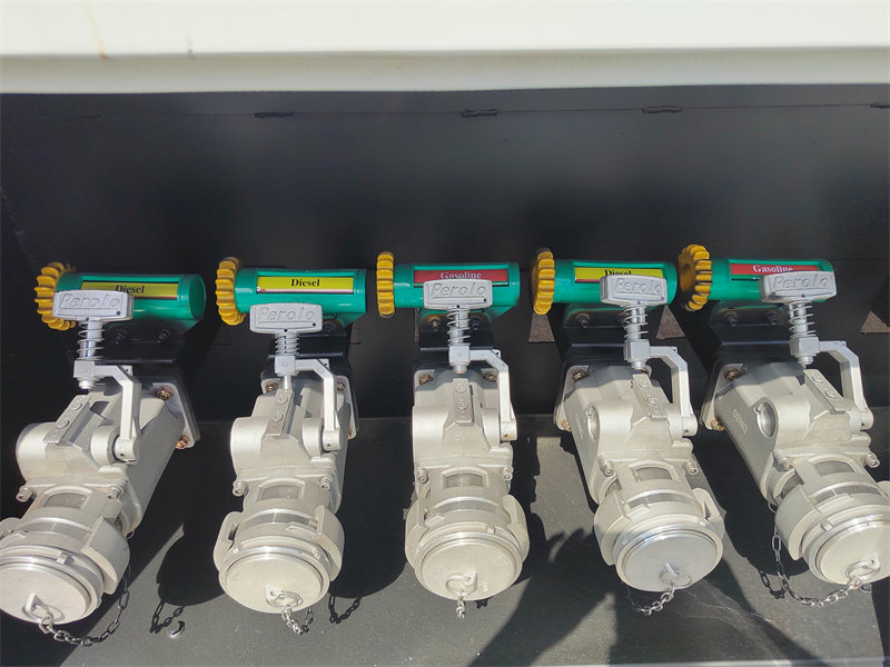 HOWO HW76 fuel bowser truck for sale