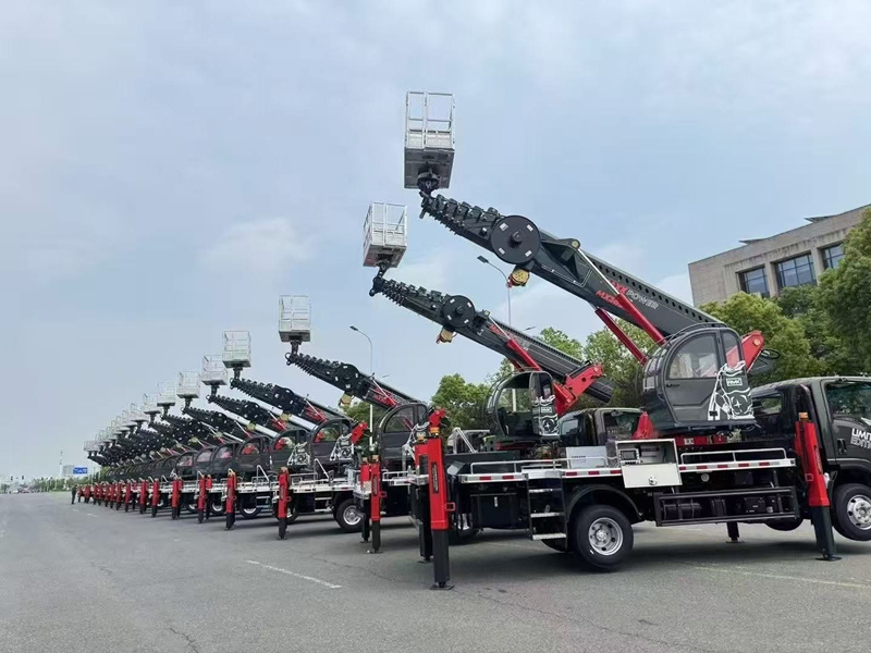 Howo 4x2 18m aerial platform truck