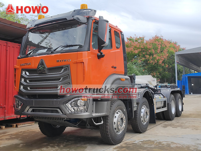 HOWO 12 wheeler hook loader truck