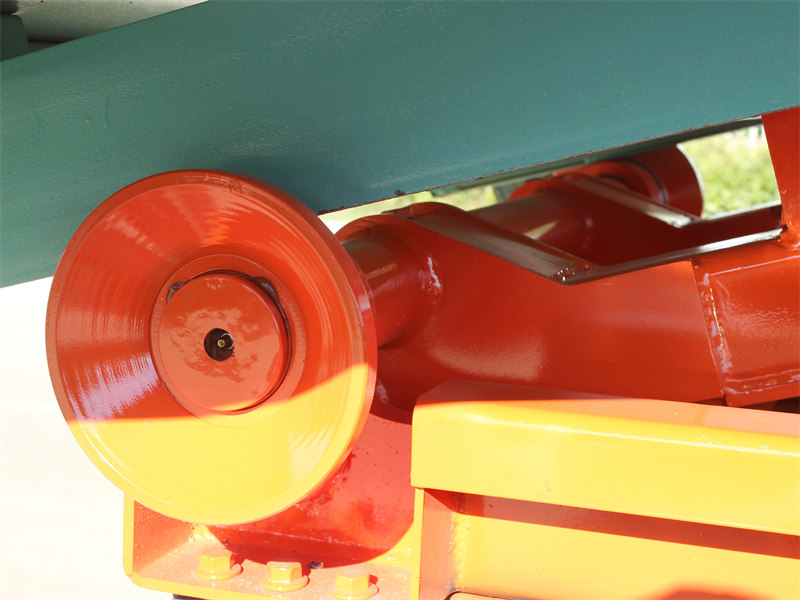 HOWO 220HP roll off hook lift truck